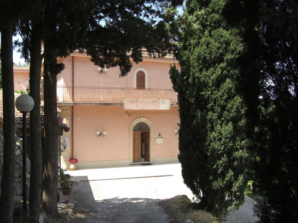 Albergo Villa Nobile Chiaramonte Gulfi Exterior photo