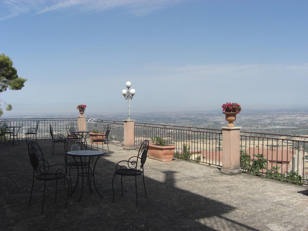 Albergo Villa Nobile Chiaramonte Gulfi Exterior photo